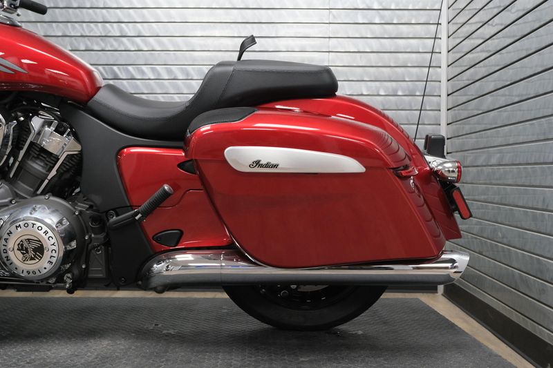 NEW 2025 INDIAN MOTORCYCLE CHALLENGER LIMITED Image 17