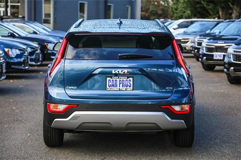 New 2025 Kia Niro EXImage 16