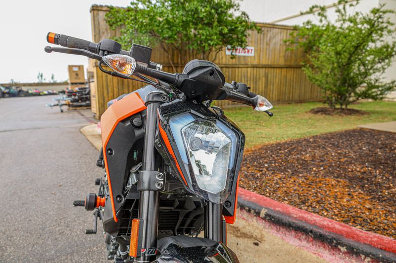 USED 2022 KTM DUKE 200 Image 7