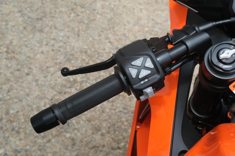 New 2024 KTM RC 390 ORANGE Image 10