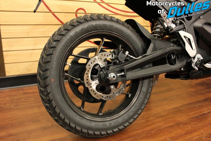 2023 Zero DS  in a Quicksand exterior color. Motorcycles of Dulles 571.934.4450 motorcyclesofdulles.com 