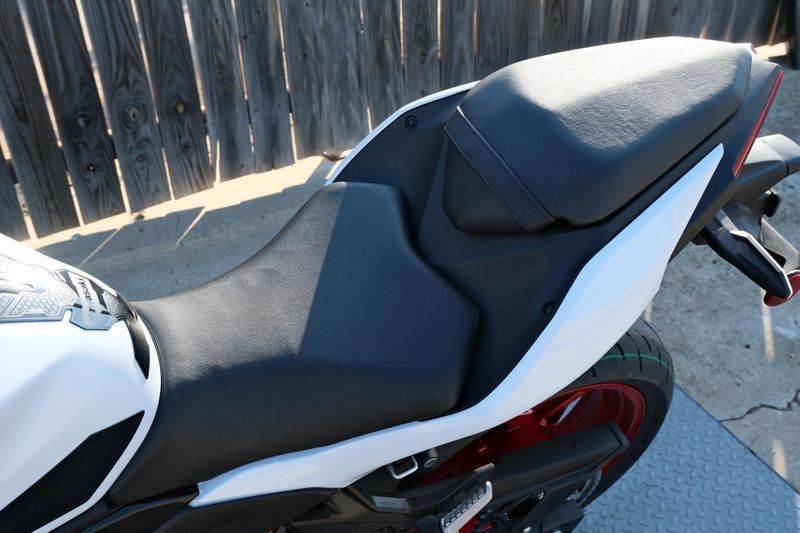 NEW 2026 KAWASAKI Z500 SE ABS Image 17