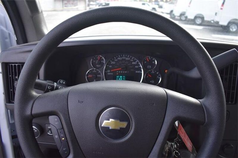 New 2025 Chevrolet Express 3500 Work VanImage 19