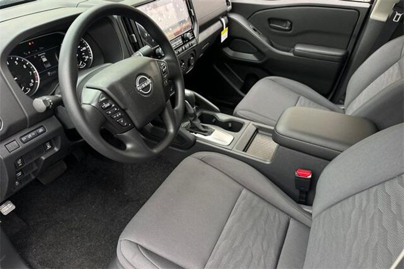 New 2025 Nissan Frontier SImage 7
