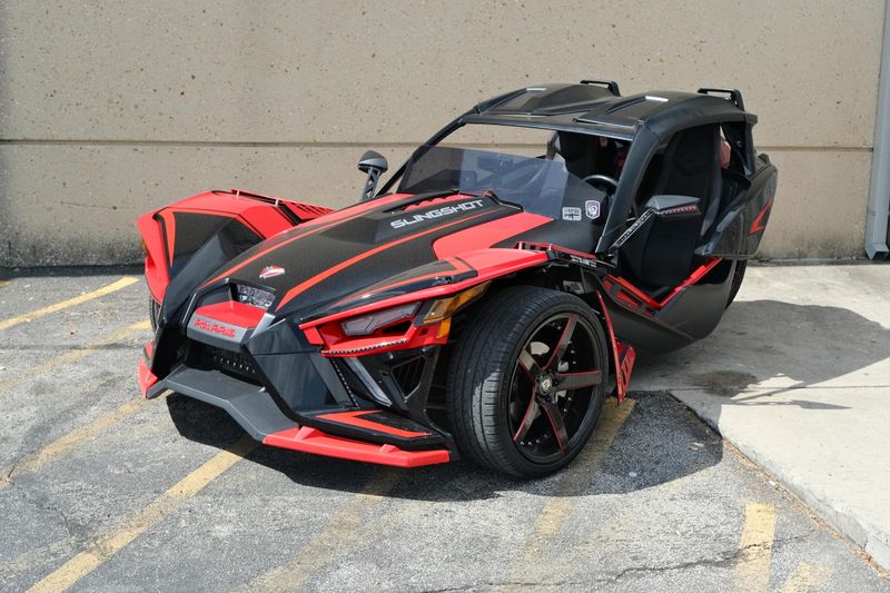 2020 Polaris SLINGSHOT R BLACK AND RED Image 4
