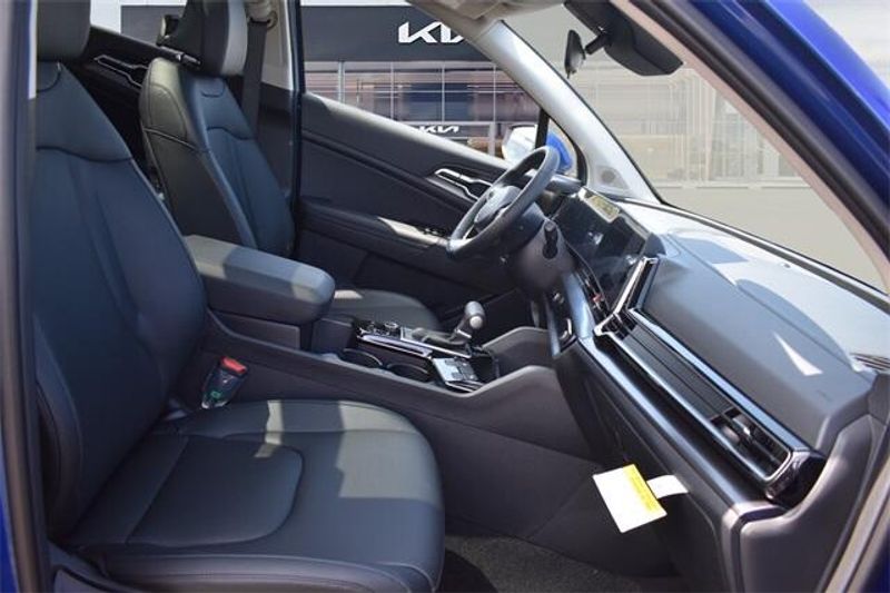2025 Kia Sportage EXImage 12