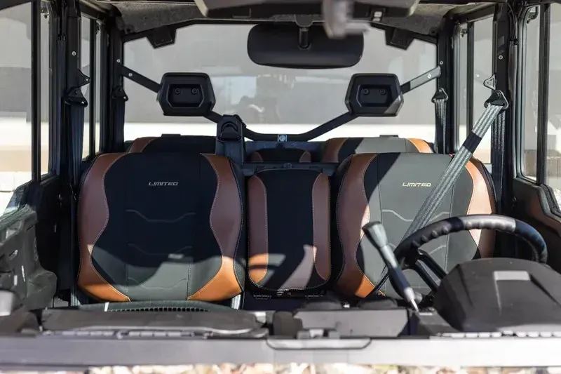 2025 Can-Am DEFENDER MAX LIMITED CAB HD10 WILDLAND CAMO Image 12