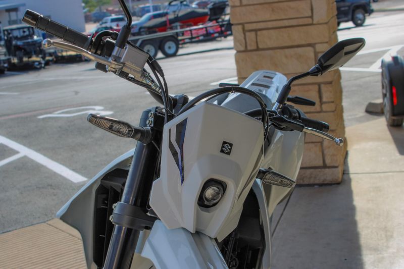NEW 2025 SUZUKI DRZ4SM Image 11