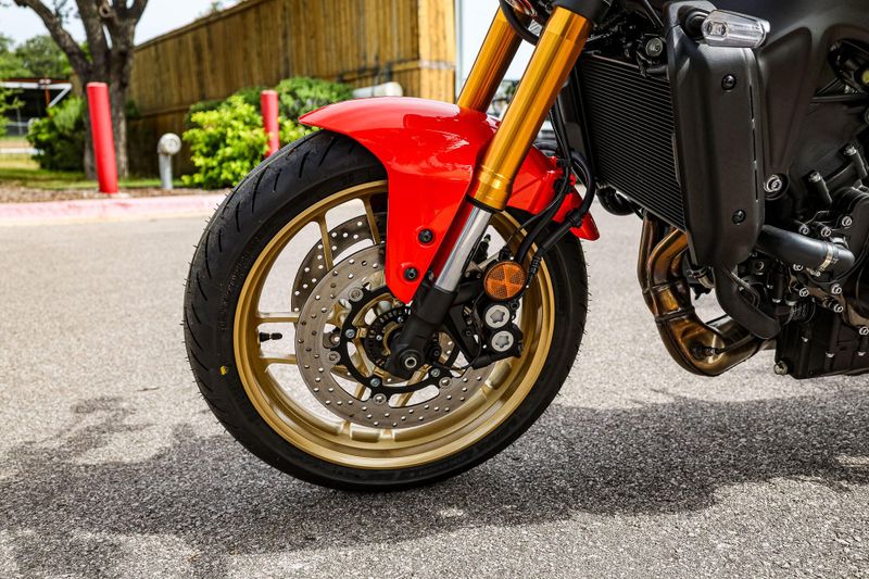 2024 Yamaha XSR900 HERITAGE WHITE Image 22