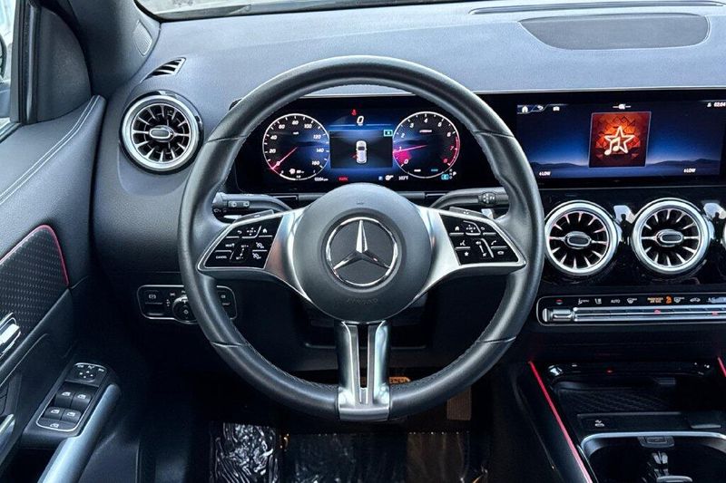 Used 2025 Mercedes-Benz GLA 250Image 13