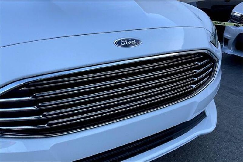 2018 Ford Fusion SEImage 30