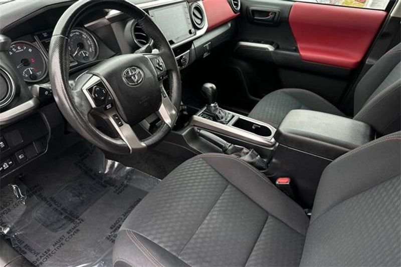 Used 2023 Toyota Tacoma Image 8