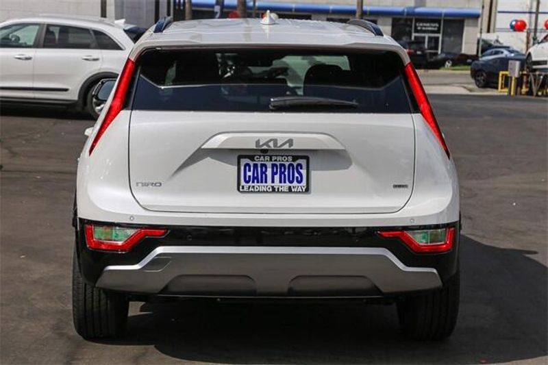 New 2025 Kia Niro EX TouringImage 16