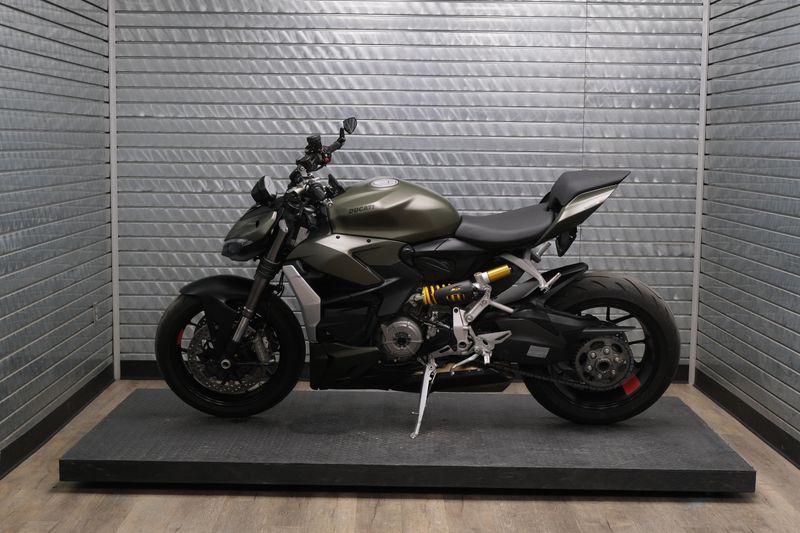 USED 2024 DUCATI STREETFIGHTER V2 Image 6