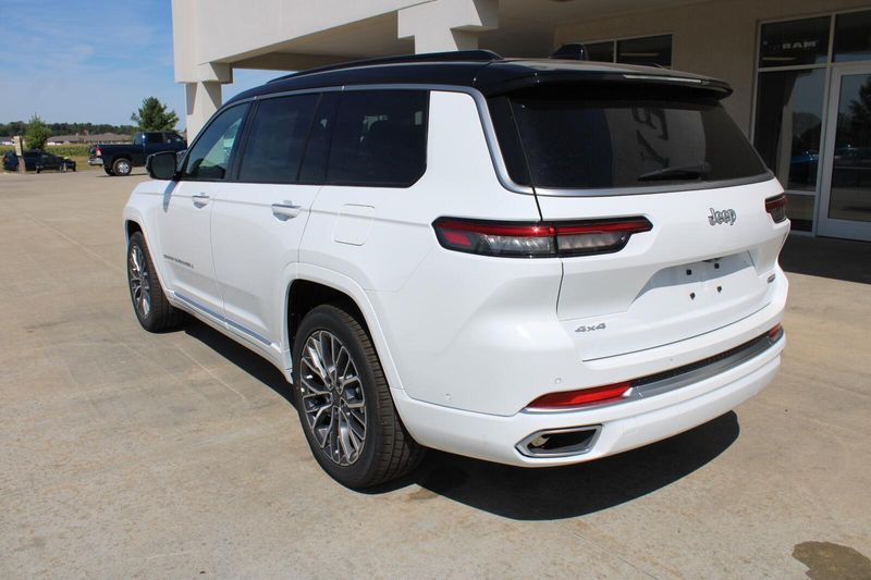 2025 Jeep Grand Cherokee L Summit Reserve photo 9