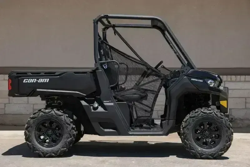 2025 Can-Am DEFENDER DPS 64 HD10 STEALTH BLACKImage 1