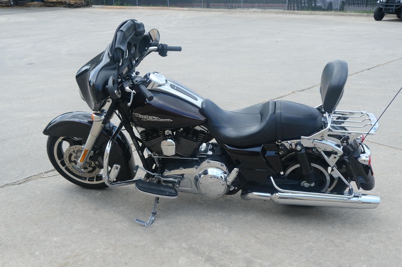 2011 HARLEY STREET GLIDE PURPLE Image 6