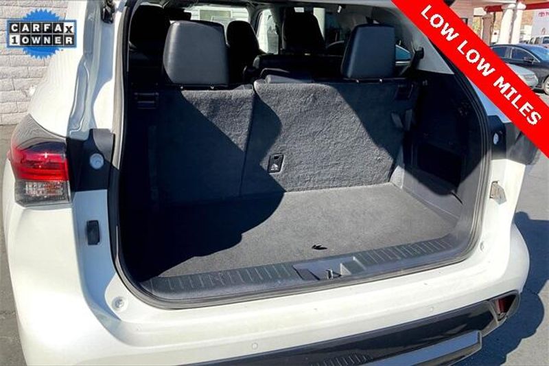 Used 2023 Toyota Highlander LimitedImage 34