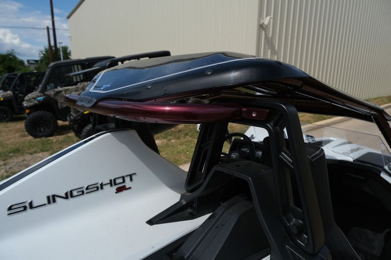 2019 Polaris SLINGSHOT SL ICON MONUMENT WHITE Image 2