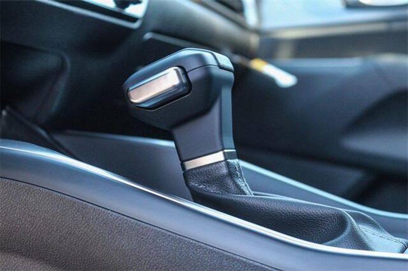 2025 Kia Sorento LXImage 24