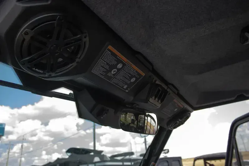 NEW 2026 CAN-AM DEFENDER MAX LIMITED CAB HD11 Image 16