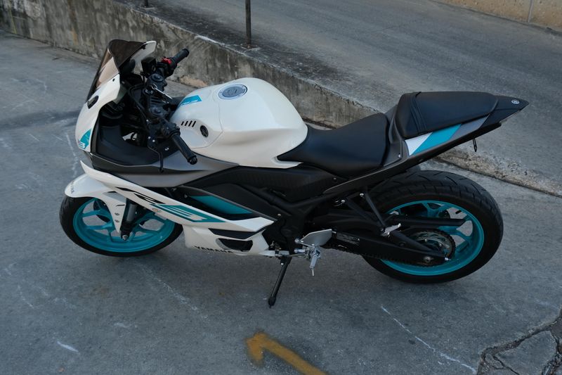 USED 2024 YAMAHA YZFR3 ABS Image 6