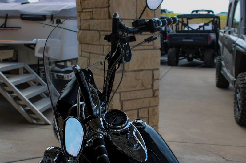 2013 HARLEY HERITAGE SOFTAIL BLACK Image 11