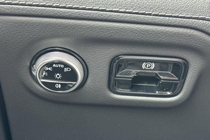 2023 Mercedes-Benz EQE 350+ SUVImage 32