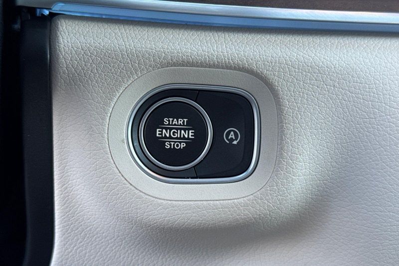 Used 2025 Mercedes-Benz GLS 450Image 28