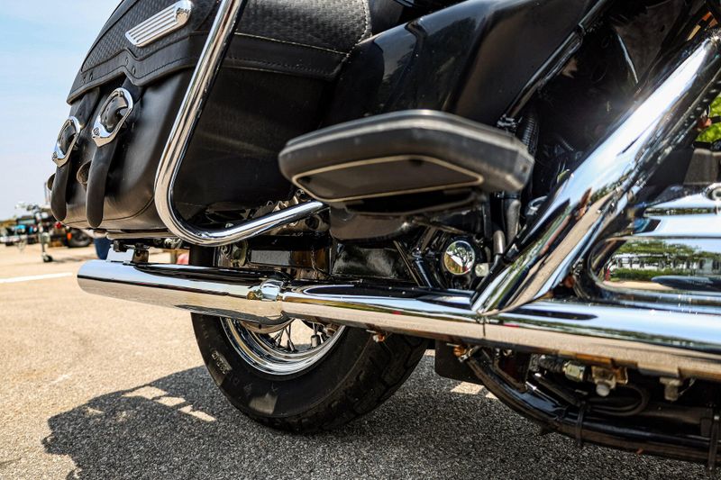 2007 HARLEY ROAD KING CLASSIC  BLACK Image 32