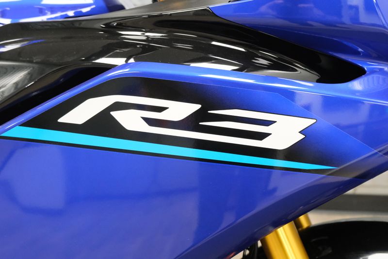 NEW 2026 YAMAHA YZFR3 ABS Image 11