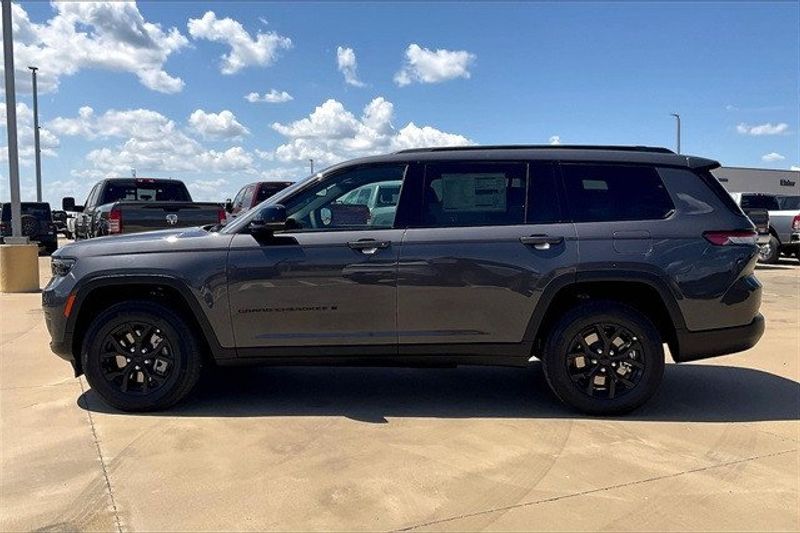 2024 Jeep Grand Cherokee L Altitude X 4x4Image 14