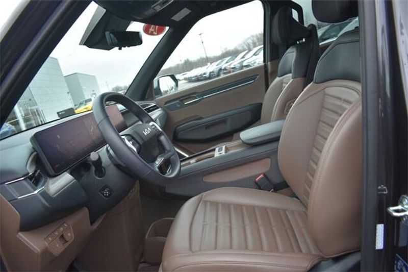 2024 Kia EV9 LandImage 27