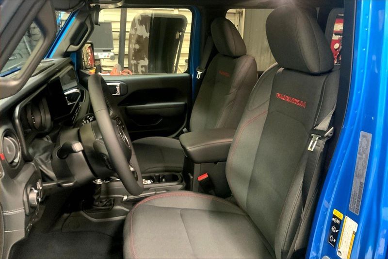 2025 Jeep Wrangler Unlimited Rubicon photo 9