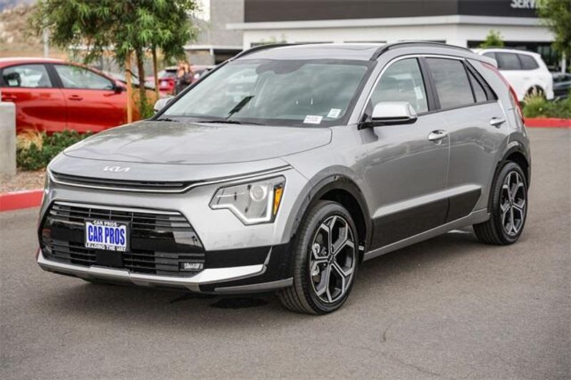 New 2025 Kia Niro EX TouringImage 12