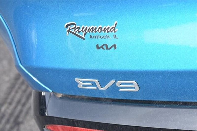 2025 Kia EV9 LandImage 18