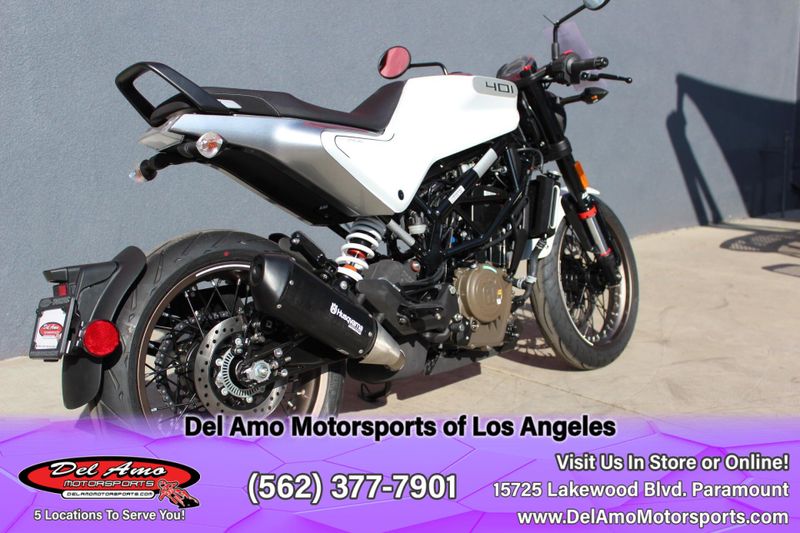 2023 HUSQVARNA VITPILEN 401  in a WHITE exterior color. Del Amo Motorsports of Los Angeles (562) 262-9181 delamomotorsports.com 