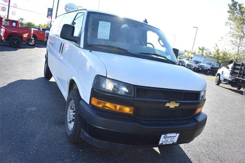 2023 Chevrolet Express 2500 Work VanImage 10