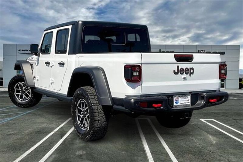 New 2025 Jeep Gladiator Rubicon 4x4Image 2