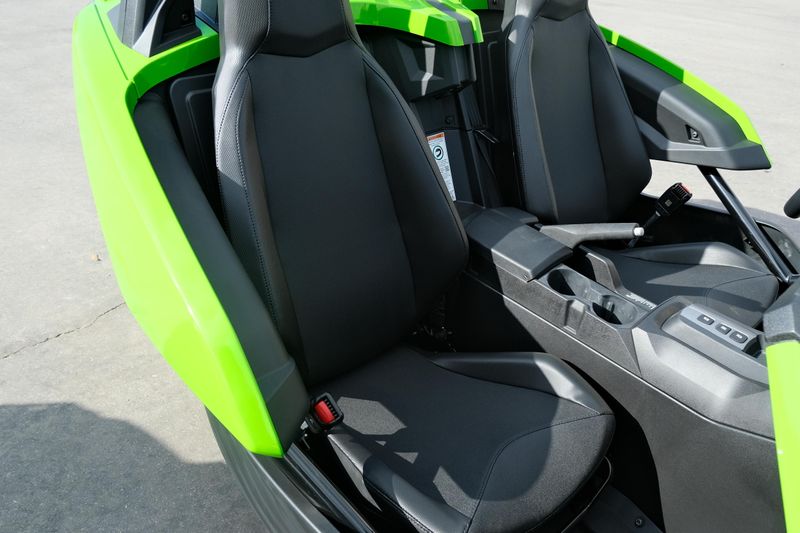 NEW 2025 POLARIS SLINGSHOT SL AUTODRIVE Image 14
