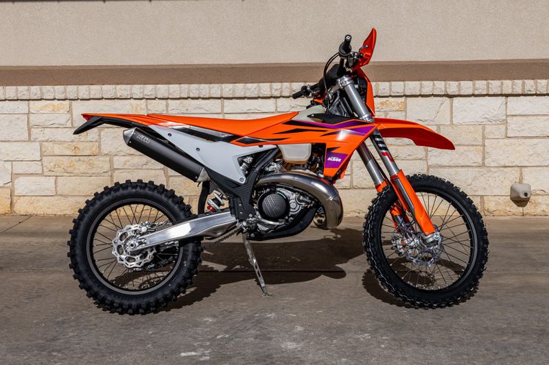 2024 KTM 250 XCW in a ORANGE exterior color. Family PowerSports (877) 886-1997 familypowersports.com 