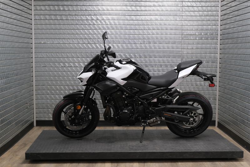 NEW 2026 KAWASAKI Z900 ABS Image 6