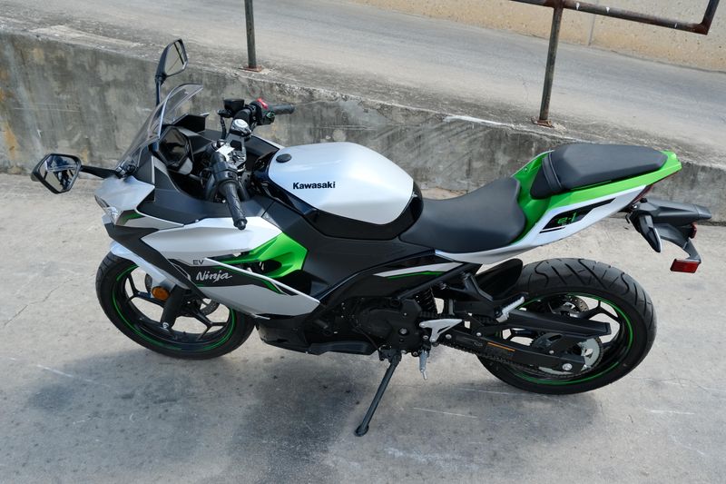 USED 2024 KAWASAKI NINJA E1 ABS Image 6