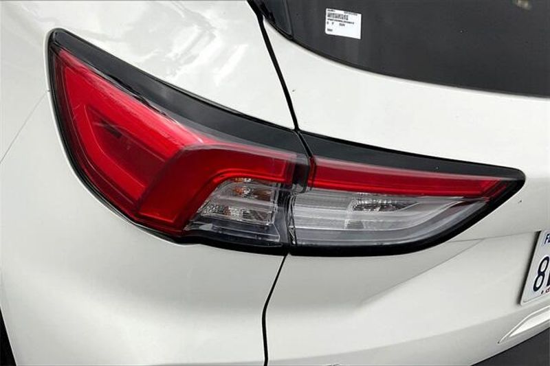 2020 Ford Escape SELImage 28