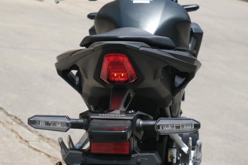 2025 Honda CB500F  MATTE BLACK METALLIC Image 5