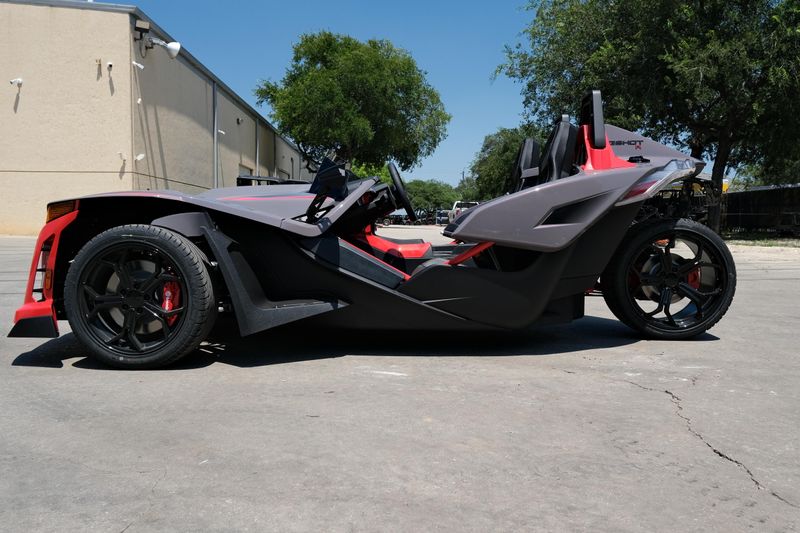 NEW 2026 POLARIS SLINGSHOT R AUTODRIVE Image 7