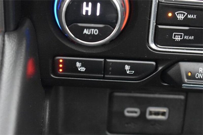 Used 2023 Chevrolet Suburban RSTImage 37