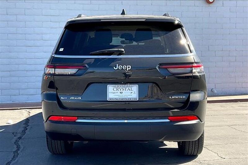 Used 2021 Jeep Grand Cherokee L LimitedImage 3