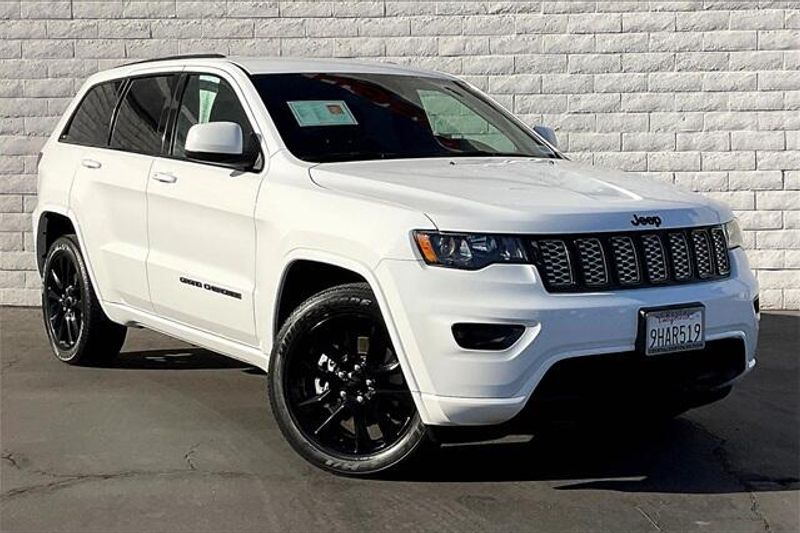 2021 Jeep Grand Cherokee Laredo XImage 12