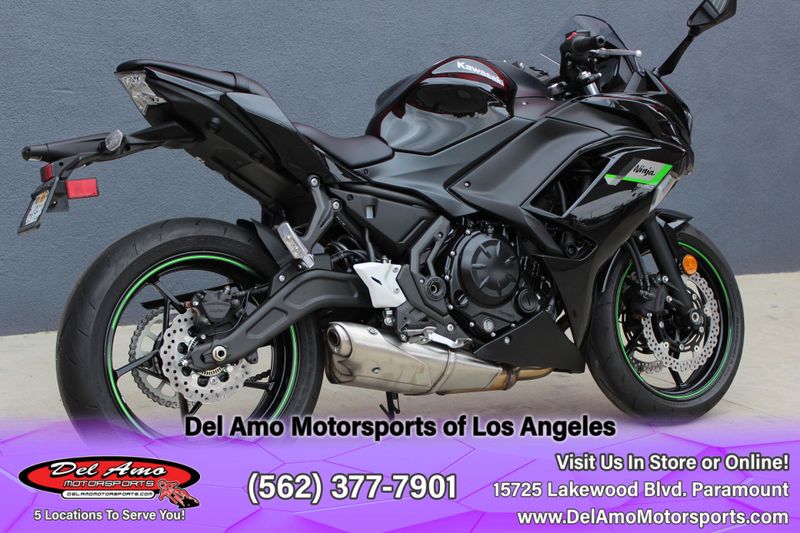 2025 Kawasaki Ninja 650 Base Image 3